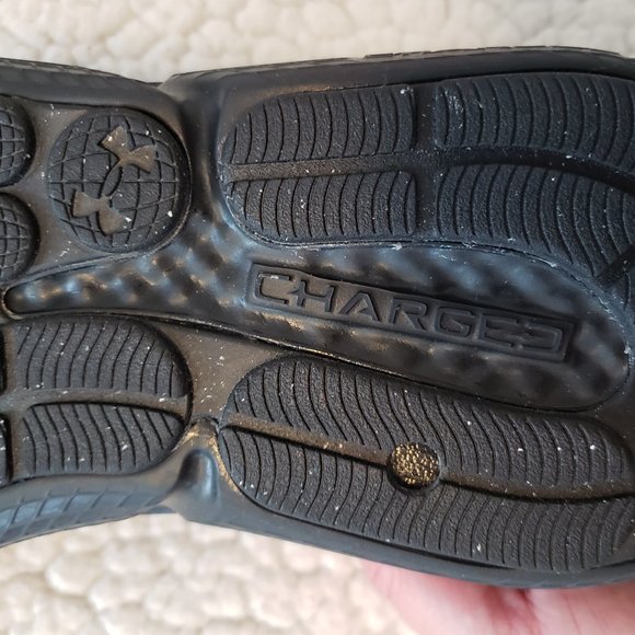 NEW Under Armour Charged Assert 10 3026175-004 Men's Black Size 8.5 Shoes - Picture 7 of 8